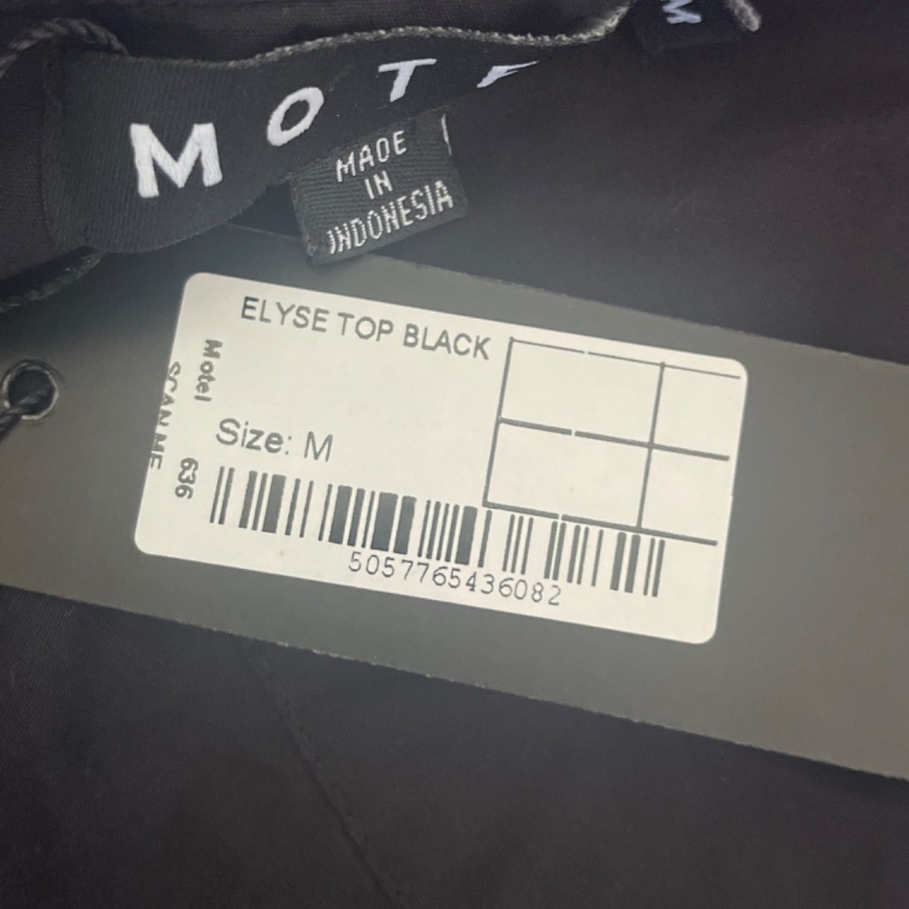Motel Rocks Elyse Crop Top (Black) - Picture 4 of 4